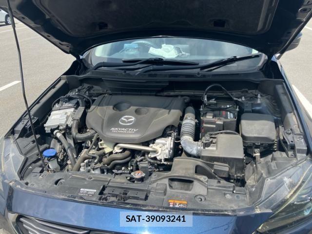 Mazda CX-3 2018-03 8207108-6