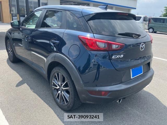Mazda CX-3 2018-03 8207108-8