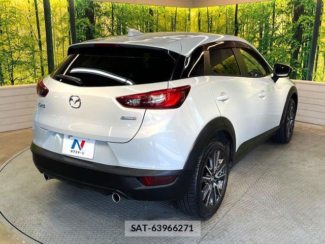 Mazda CX-3 2016-07 8207104-16