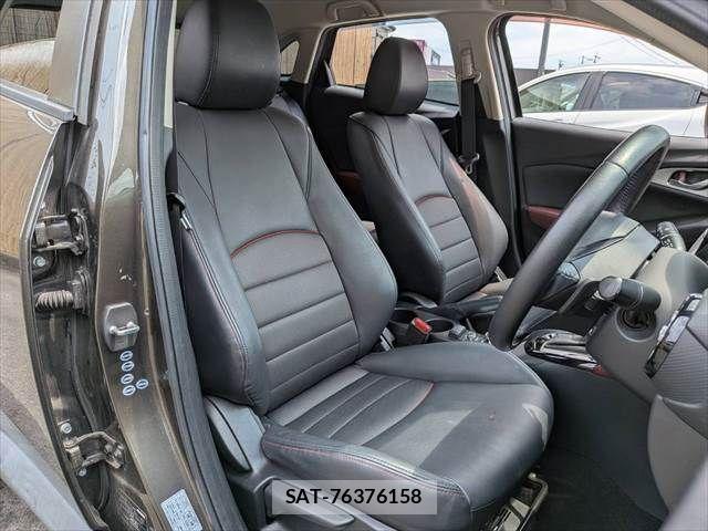 Mazda CX-3 2015-05 8244955-7
