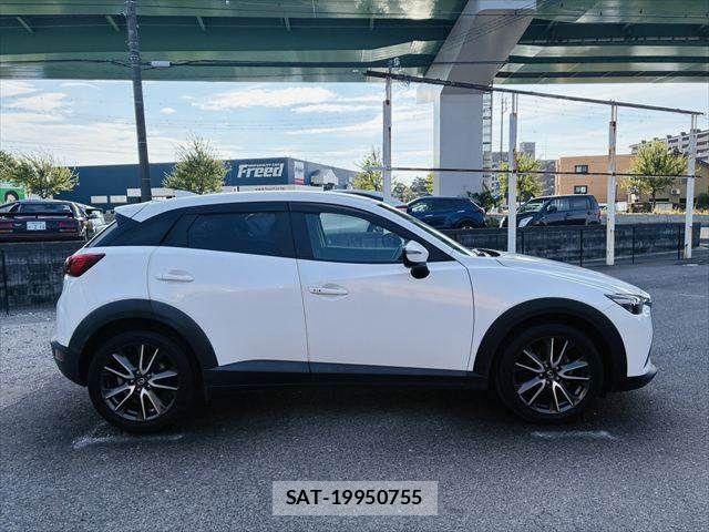 Mazda CX-3 2016-04 8314013-16