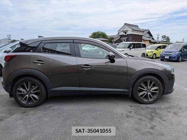 Mazda CX-3 2015-11 8314021-16
