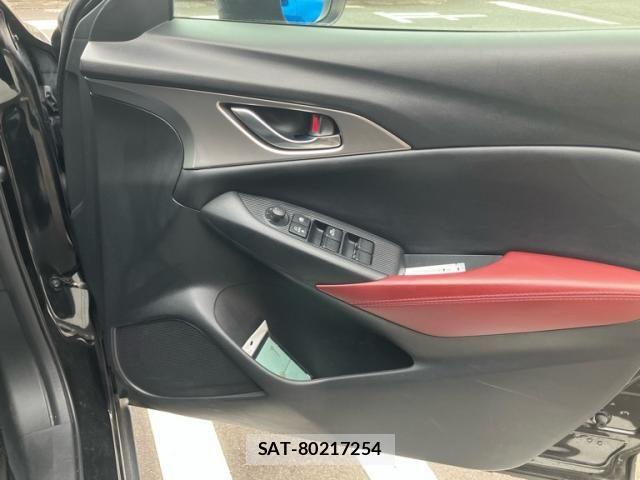 Mazda CX-3 2017-10 8335428-24