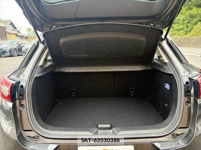 Mazda CX-3 2018-02 8335430-12