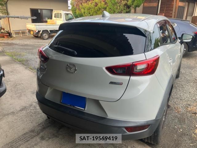 Mazda CX-3 2015-06 8335431-4