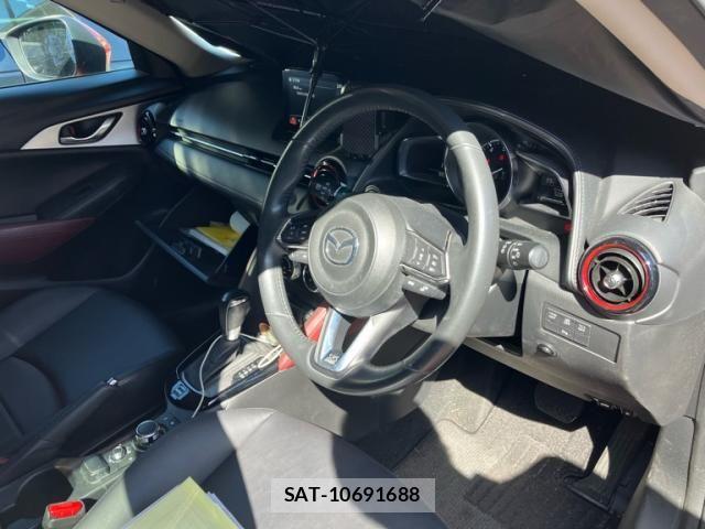 Mazda CX-3 2017-09 8365360-11