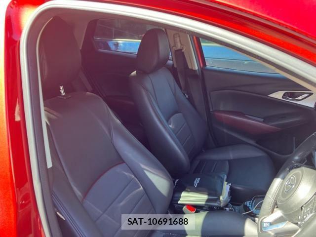 Mazda CX-3 2017-09 8365360-12