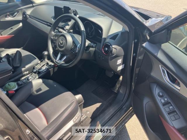 Mazda CX-3 2017-11 8371568-12