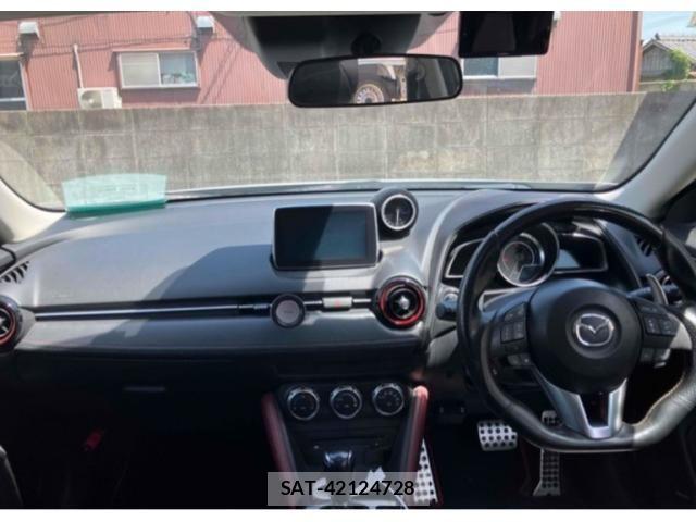 Mazda CX-3 2016-06 8371567-8