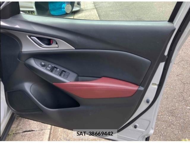 Mazda CX-3 2015-08 8411858-5