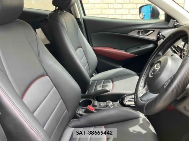 Mazda CX-3 2015-08 8411858-6