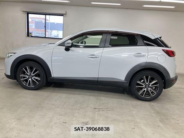 Mazda CX-3 2015-02 8524208-25