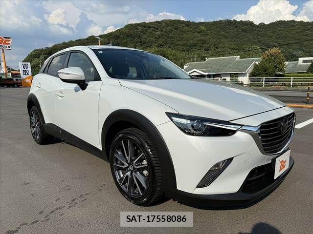 Mazda CX-3 2017-03 8561600-9