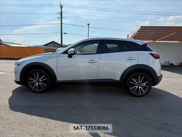 Mazda CX-3 2017-03 8561600-10