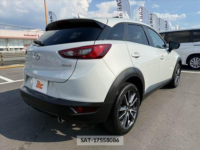 Mazda CX-3 2017-03 8561600-12