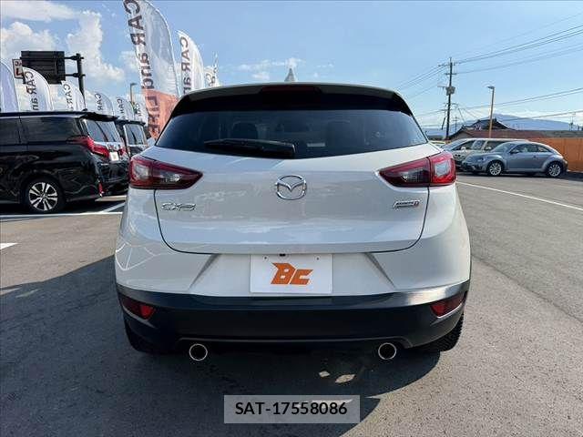 Mazda CX-3 2017-03 8561600-13
