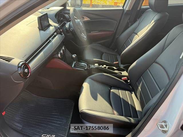Mazda CX-3 2017-03 8561600-16