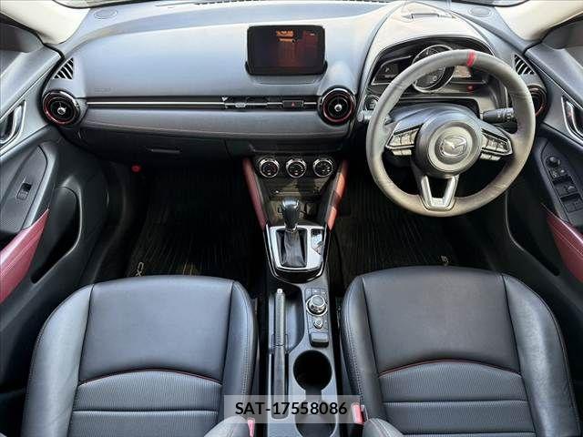 Mazda CX-3 2017-03 8561600-1