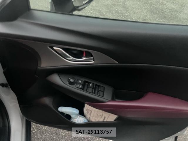 Mazda CX-3 2016-07 8658621-13