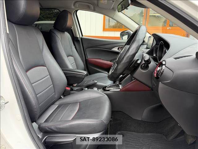 Mazda CX-3 2018-02 8685373-8