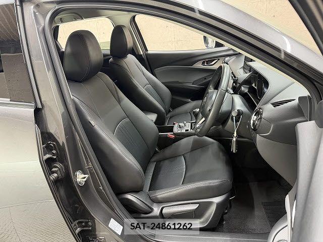 Mazda CX-3 2019-09 8685371-3