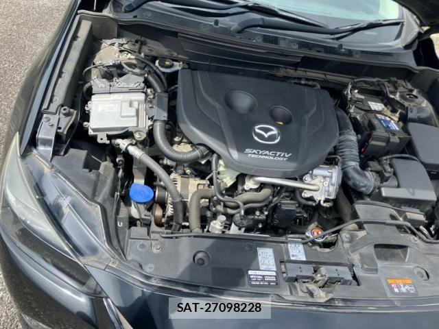Mazda CX-3 2016-08 8741502-9