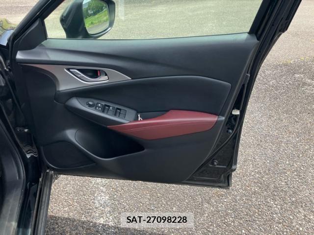 Mazda CX-3 2016-08 8741502-11