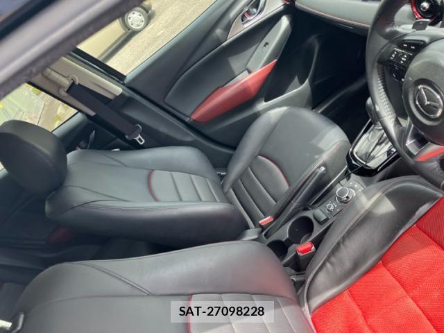 Mazda CX-3 2016-08 8741502-12