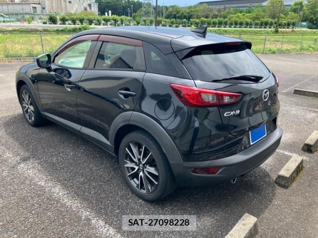 Mazda CX-3 2016-08 8741502-3