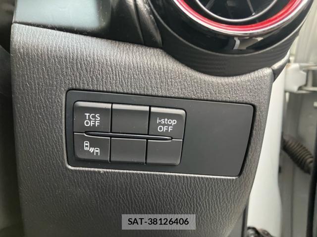 Mazda CX-3 2016-06 8848612-9