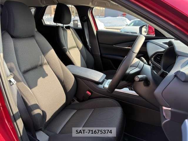 Mazda CX-30 2025-08 3356472-17