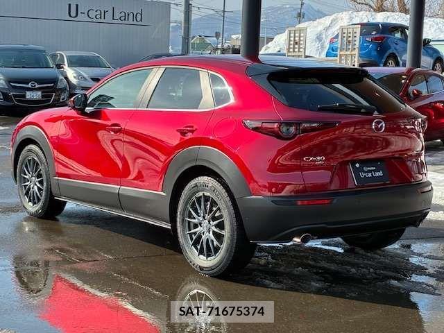 Mazda CX-30 2025-08 3356472-3