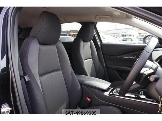 Mazda CX-30 2023-10 3664869-10