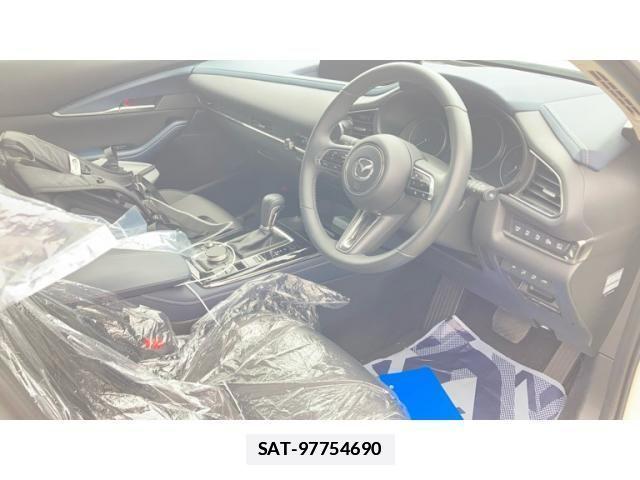 Mazda CX-30 2023-10 4322376-19