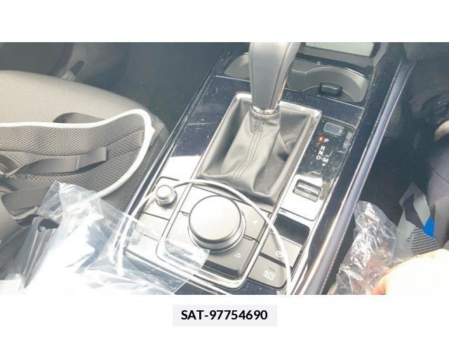 Mazda CX-30 2023-10 4322376-8