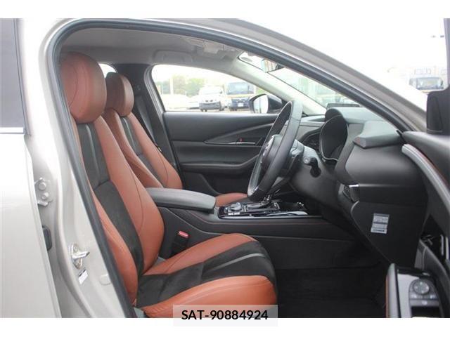 Mazda CX-30 2023-11 6213188-17