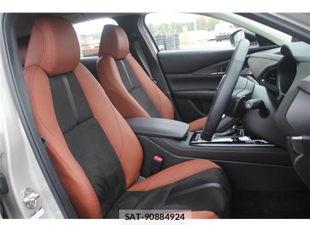 Mazda CX-30 2023-11 6213188-18