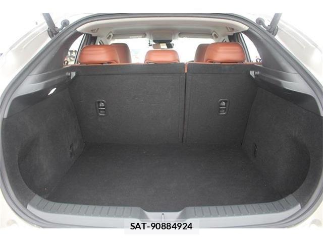 Mazda CX-30 2023-11 6213188-28