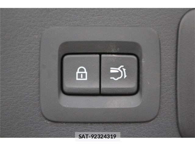 Mazda CX-30 2023-10 6213204-3