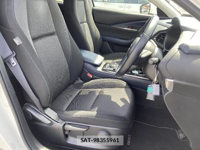 Mazda CX-30 2022-02 6525878-22