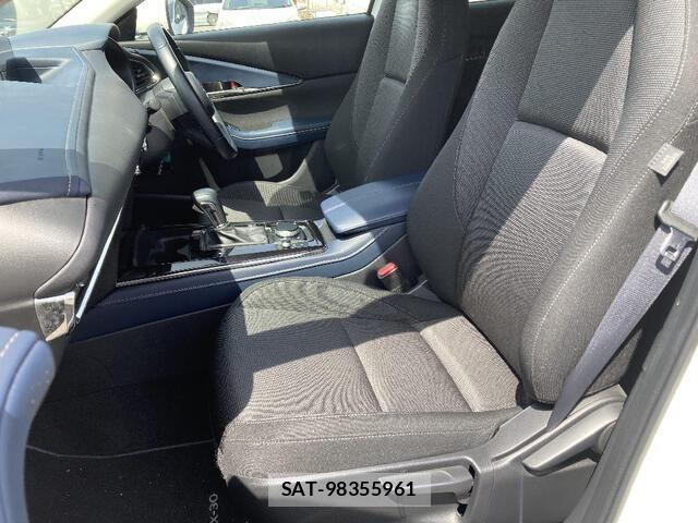 Mazda CX-30 2022-02 6525878-23