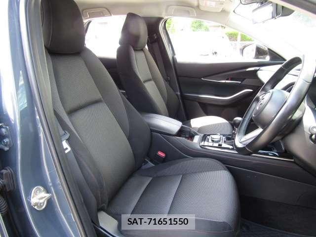 Mazda CX-30 2022-03 6715966-10