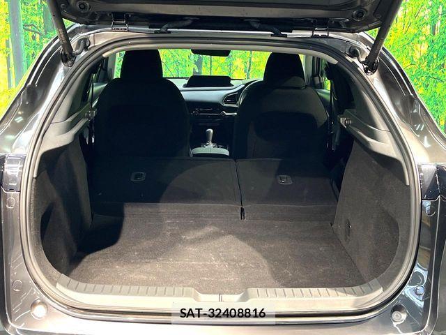 Mazda CX-30 2023-07 6751152-9