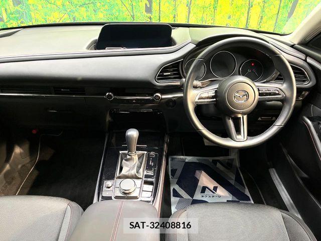 Mazda CX-30 2023-07 6751152-1