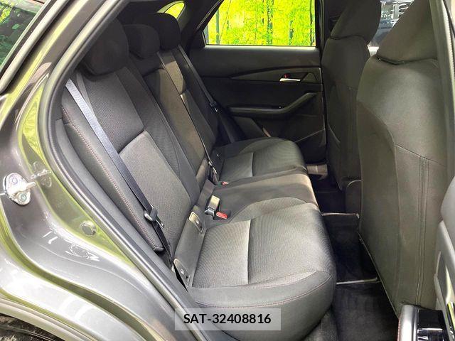 Mazda CX-30 2023-07 6751152-8