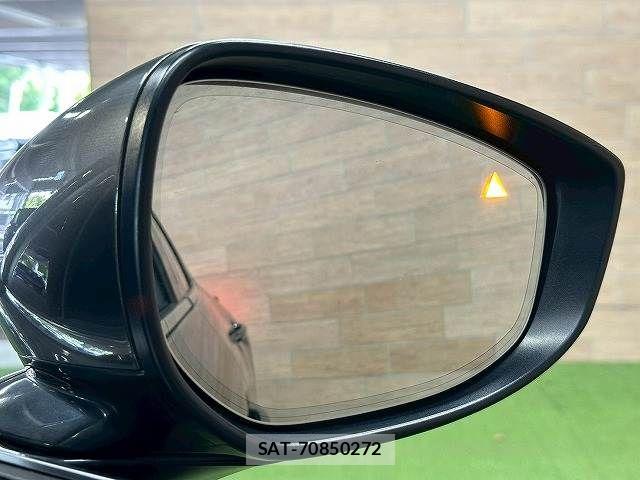 Mazda CX-30 2020-01 6814460-4