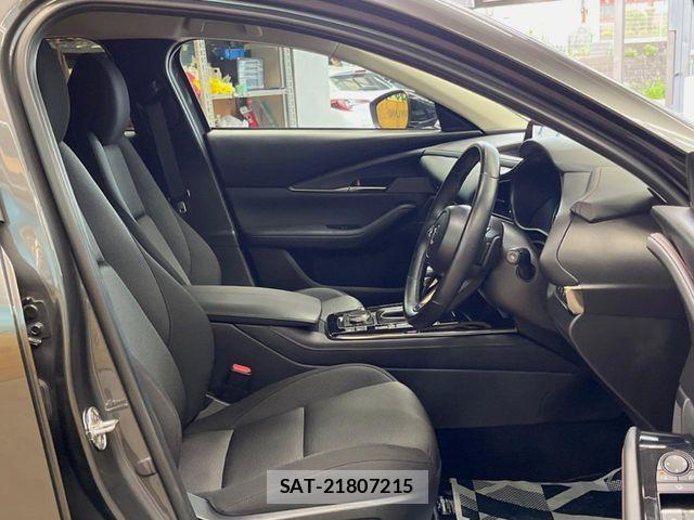 Mazda CX-30 2022-09 6814451-7