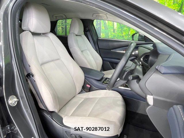 Mazda CX-30 2020-02 6814467-7