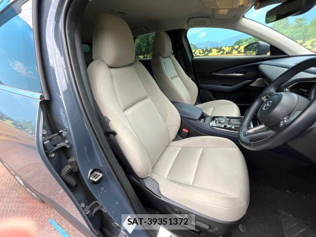 Mazda CX-30 2020-09 6814469-7