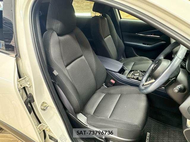 Mazda CX-30 2021-03 6814456-4